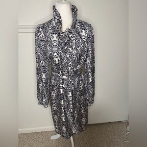 Elizabeth McKay Navy and White Patterned Silk Garment size 8